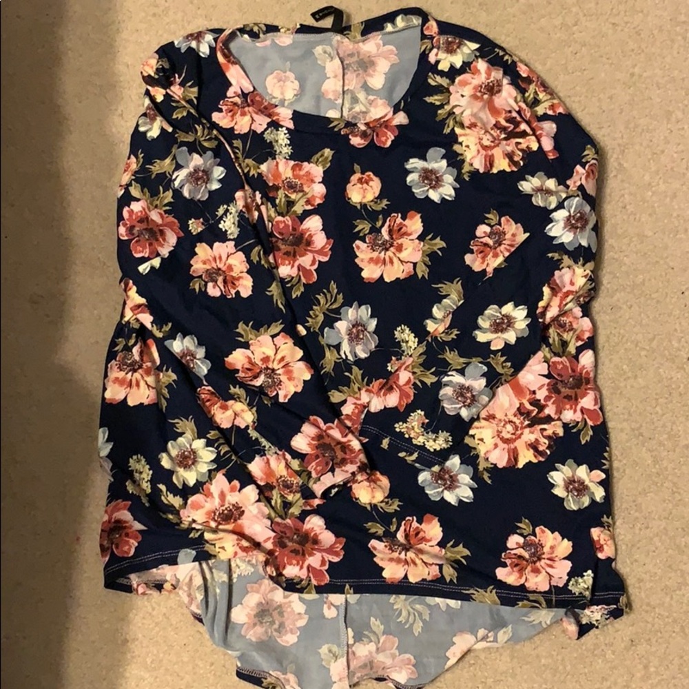 Beautiful navy maternity top with pink flowers